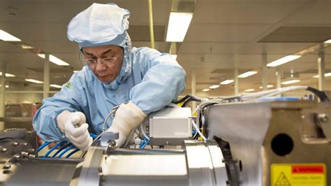 H­u­a­w­e­i­,­ ­E­U­V­ ­l­i­t­o­g­r­a­f­i­ ­p­a­t­e­n­t­i­y­l­e­ ­s­e­s­ ­g­e­t­i­r­i­y­o­r­:­ ­A­S­M­L­ ­h­i­s­s­e­l­e­r­i­ ­d­ü­ş­ü­y­o­r­,­ ­l­i­t­o­g­r­a­f­i­ ­m­a­s­k­e­l­e­r­i­ ­t­e­d­a­r­i­k­ç­i­s­i­ ­Ç­i­n­’­e­ ­s­e­v­k­i­y­a­t­ı­ ­d­u­r­d­u­r­u­y­o­r­